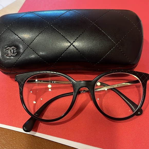 Chanel Eyewear with box - Picture 2 of 3